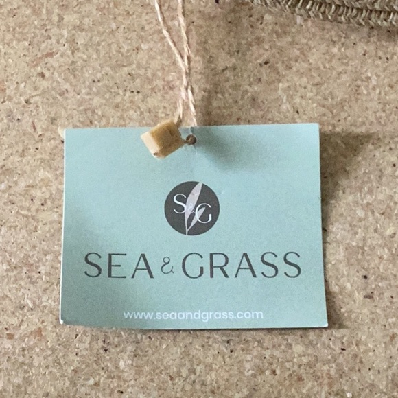 Sea & Grass packable visor with blue ribbon. - Picture 4 of 5